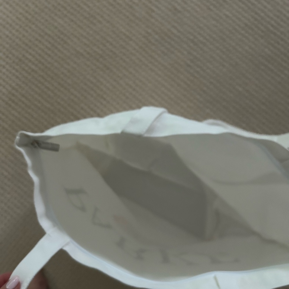 Parke NYC hotdog exclusive tote bag - Picture 4 of 9